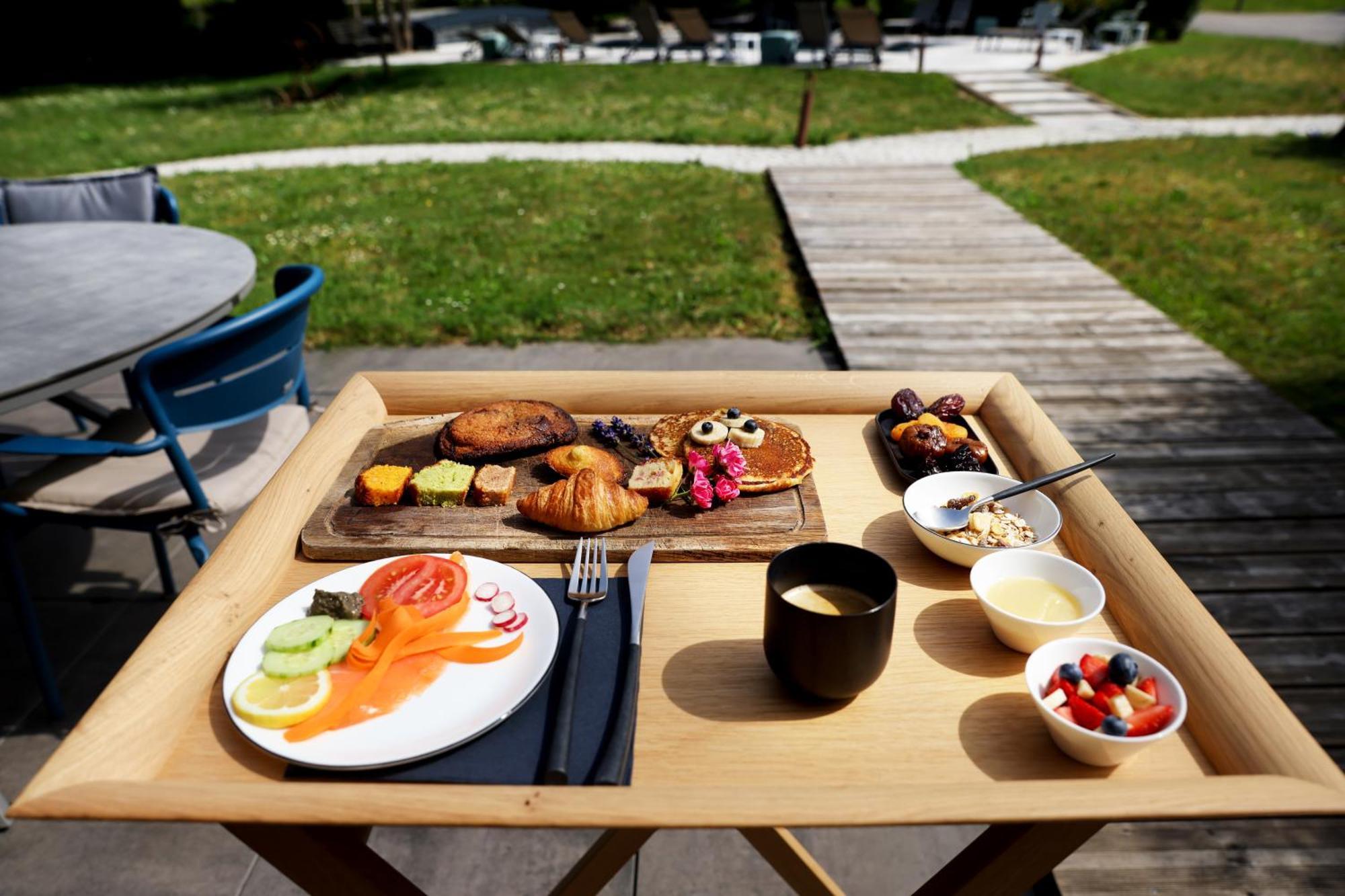 Maison D'Hotes & Spa La Scierie Сален-ле-Бан Екстериор снимка